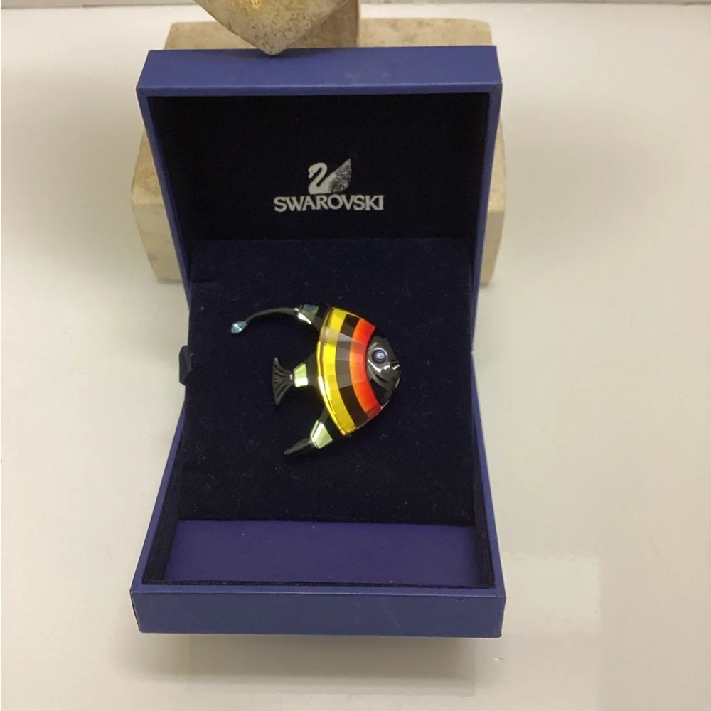 Swarovski crystal angel fish tropical South Sea Calabar brooch retired vibrant